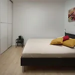 Antons 아파트 풀라